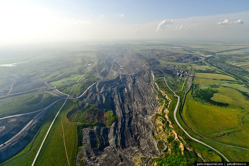 Illustration for article titled Former Soviet Mines Are Like Artificially Constructed Pits Of Hell